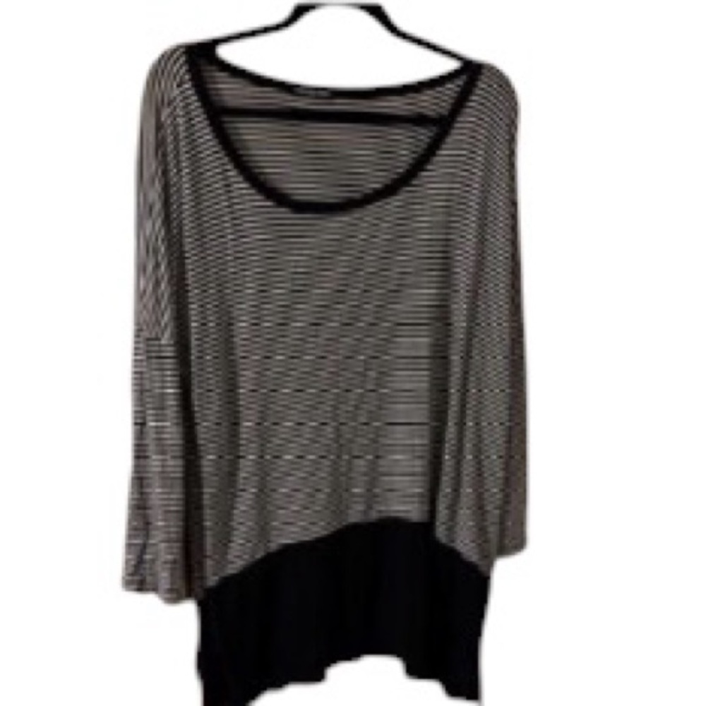 cha cha vente Black & White Striped Scoop Neck Tunic with Solid Hem